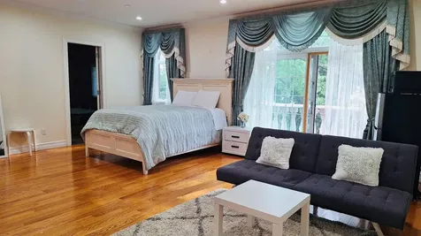 32-37 214 Streets Bayside NY 11361