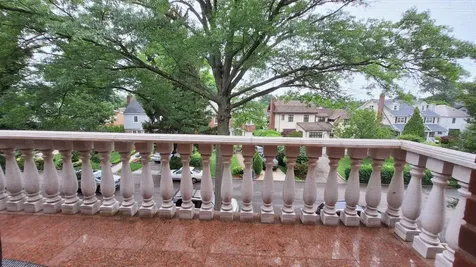 32-37 214 Streets Bayside NY 11361