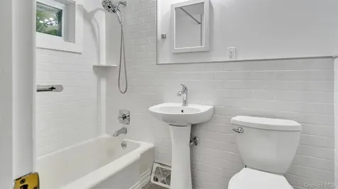 4 Holiday Court Hampton Bays NY 11946