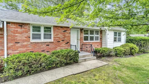 4 Holiday Court Hampton Bays NY 11946