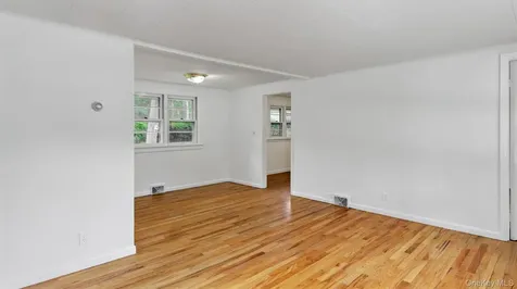 4 Holiday Court Hampton Bays NY 11946
