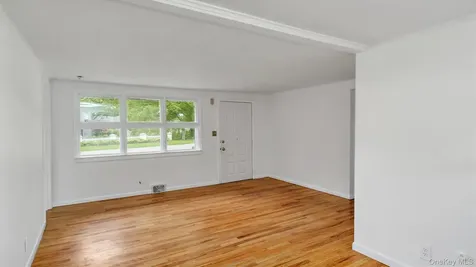 4 Holiday Court Hampton Bays NY 11946
