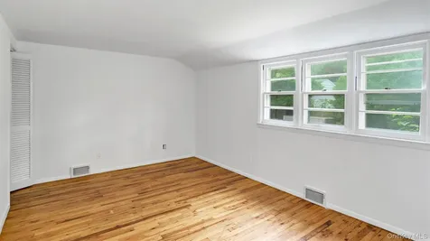 4 Holiday Court Hampton Bays NY 11946