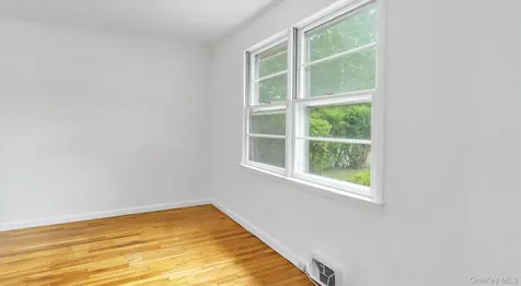 4 Holiday Court Hampton Bays NY 11946