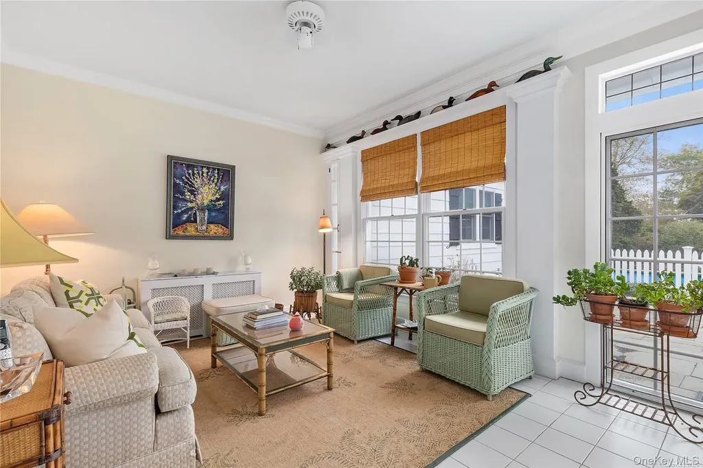 22 Bayfield Lane Westhampton Beach NY 11978