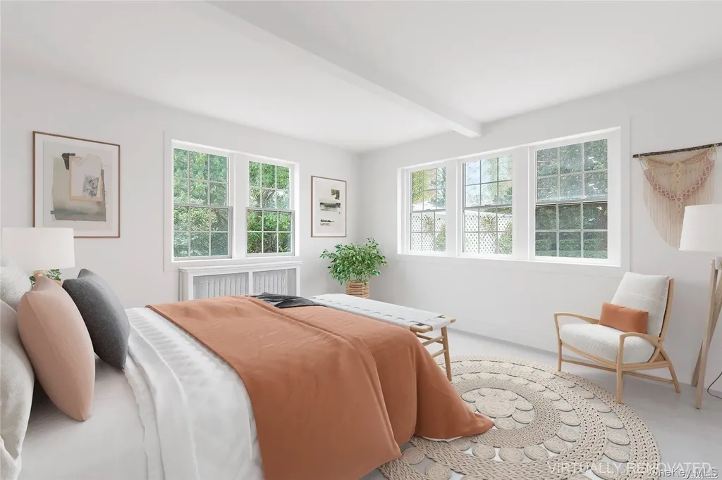 22 Bayfield Lane Westhampton Beach NY 11978