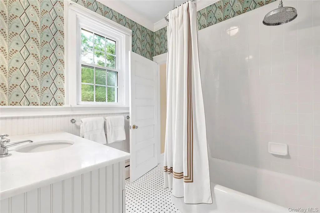 22 Bayfield Lane Westhampton Beach NY 11978