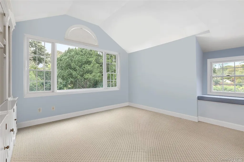 22 Bayfield Lane Westhampton Beach NY 11978