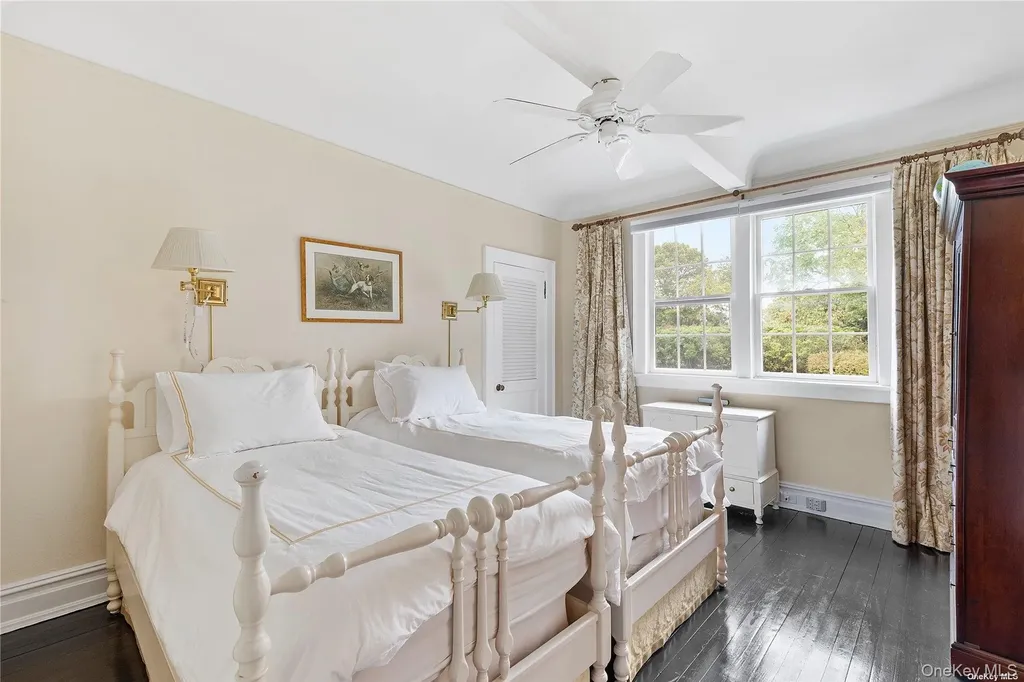 22 Bayfield Lane Westhampton Beach NY 11978