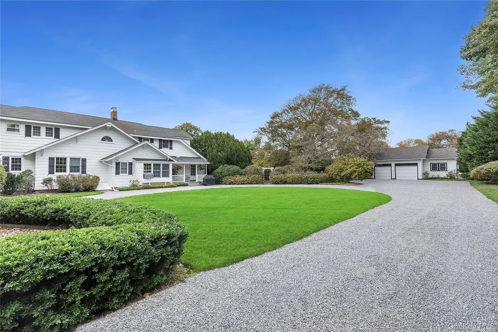 22 Bayfield Lane Westhampton Beach NY 11978