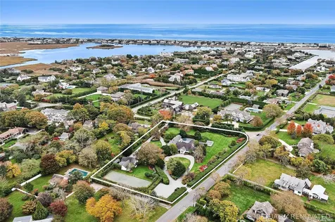 22 Bayfield Lane Westhampton Beach NY 11978