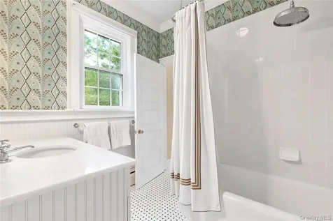 22 Bayfield Lane Westhampton Beach NY 11978