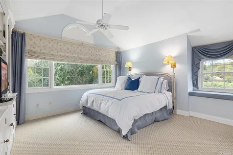 22 Bayfield Lane Westhampton Beach NY 11978