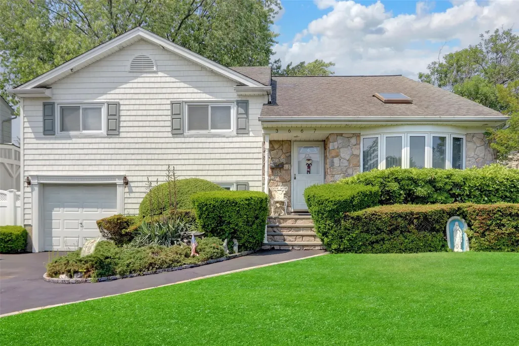 3667 Richard Lane Wantagh NY 11793