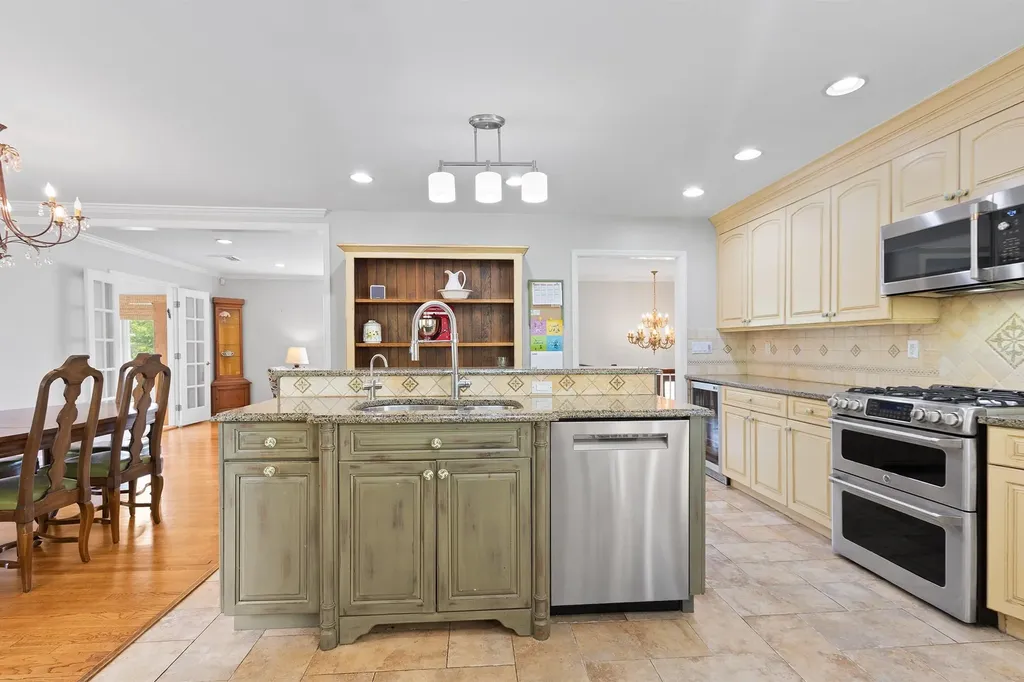 21 Holly Lane Rye Brook NY 10573