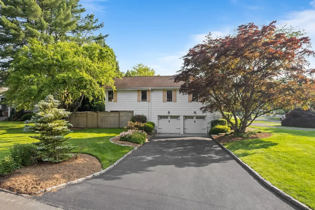 21 Holly Lane Rye Brook NY 10573