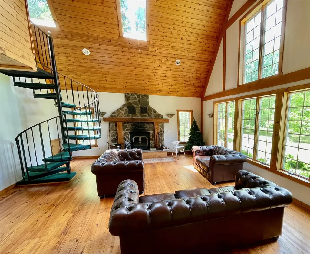 71 Saddleback Ridge Road Wallkill NY 12589