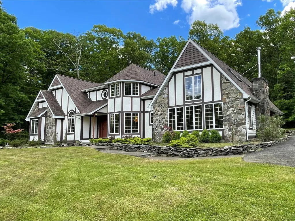 71 Saddleback Ridge Road Wallkill NY 12589