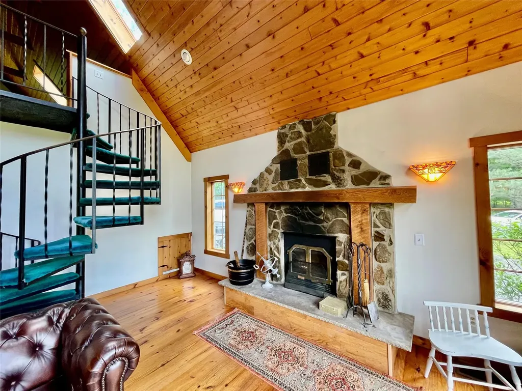 71 Saddleback Ridge Road Wallkill NY 12589
