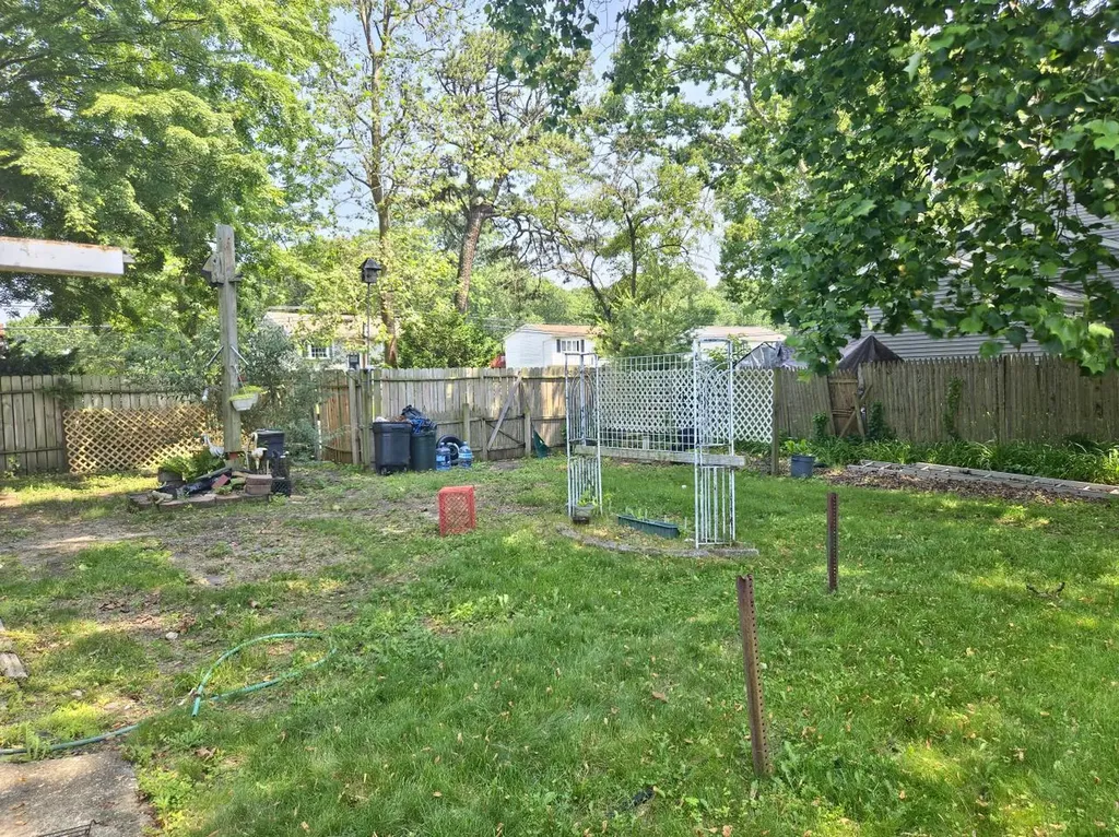 24 E Oakdale Street Bay Shore NY 11706