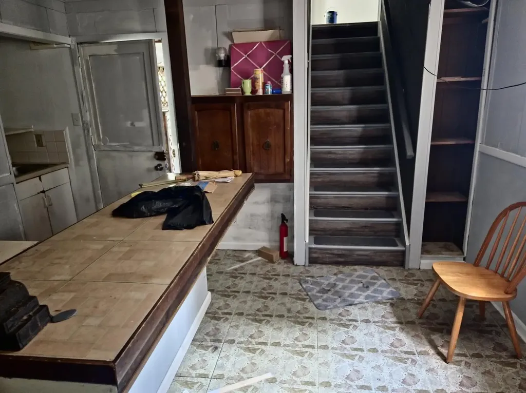 24 E Oakdale Street Bay Shore NY 11706