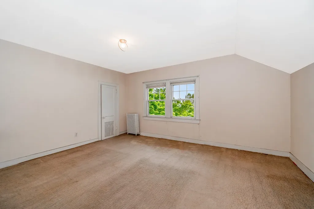 528 Washington Avenue Lindenhurst NY 11757