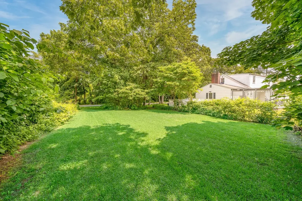 528 Washington Avenue Lindenhurst NY 11757