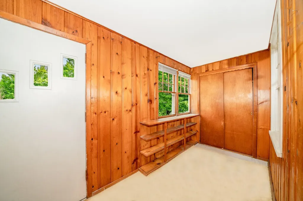 528 Washington Avenue Lindenhurst NY 11757