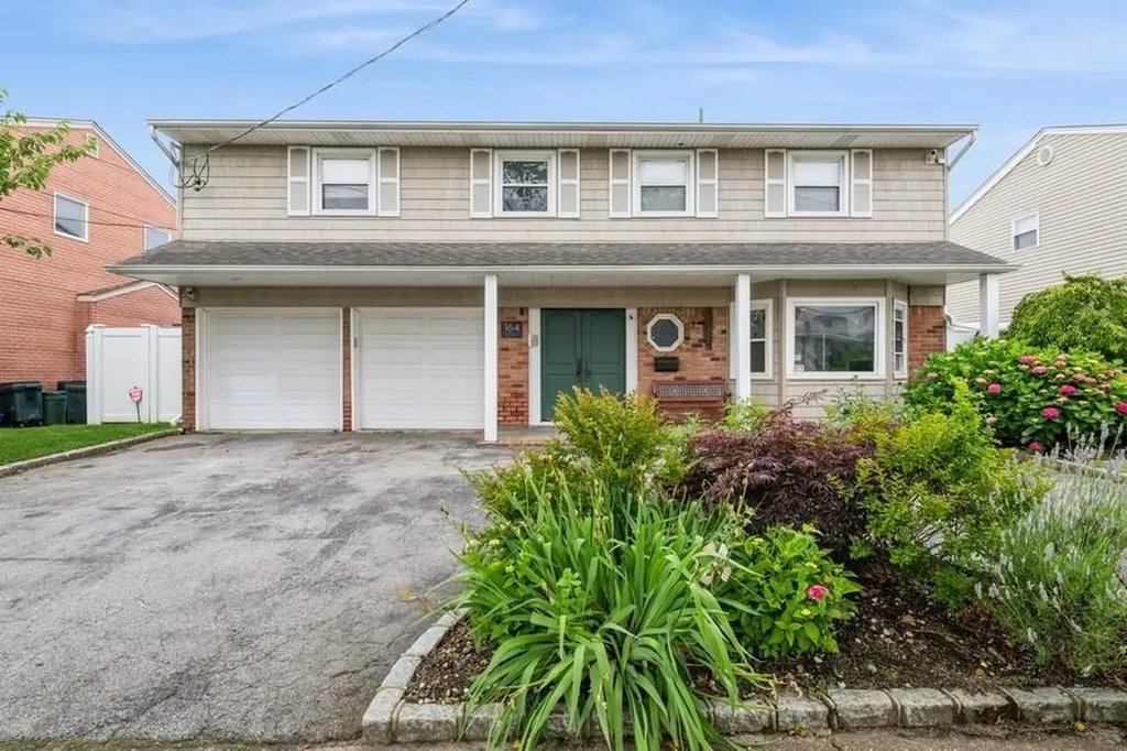 164 Jeffery Lane Oceanside NY 11572