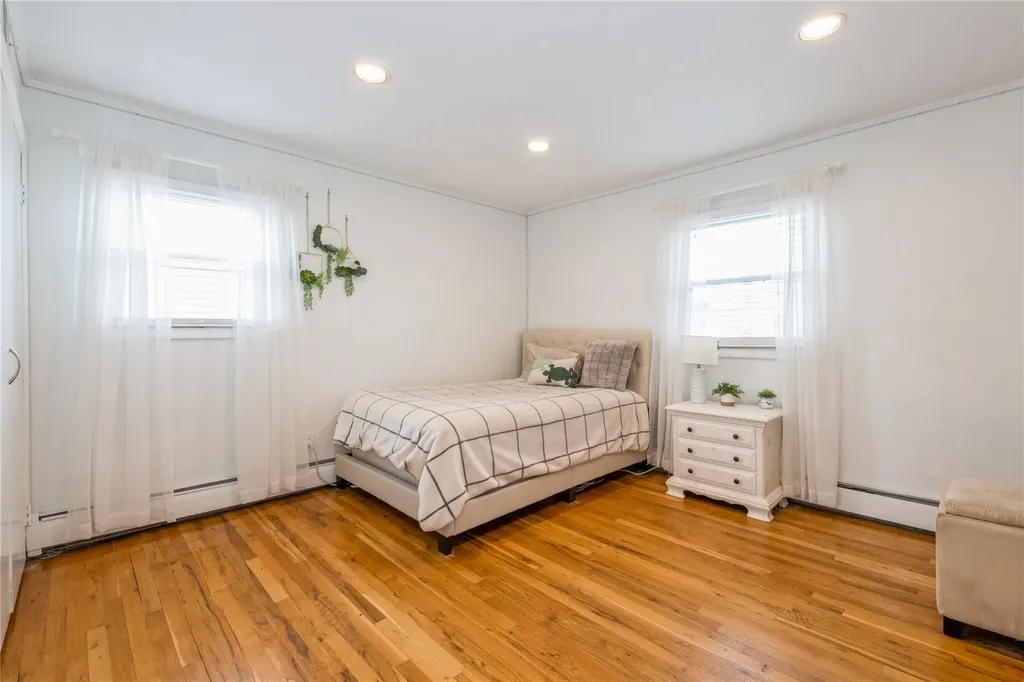164 Jeffery Lane Oceanside NY 11572