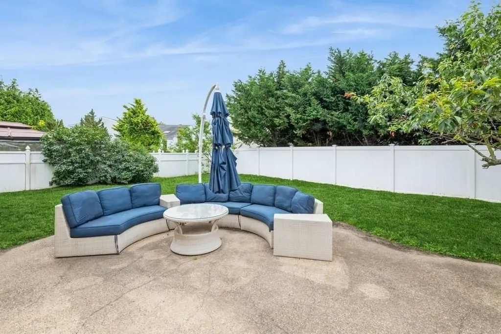 164 Jeffery Lane Oceanside NY 11572