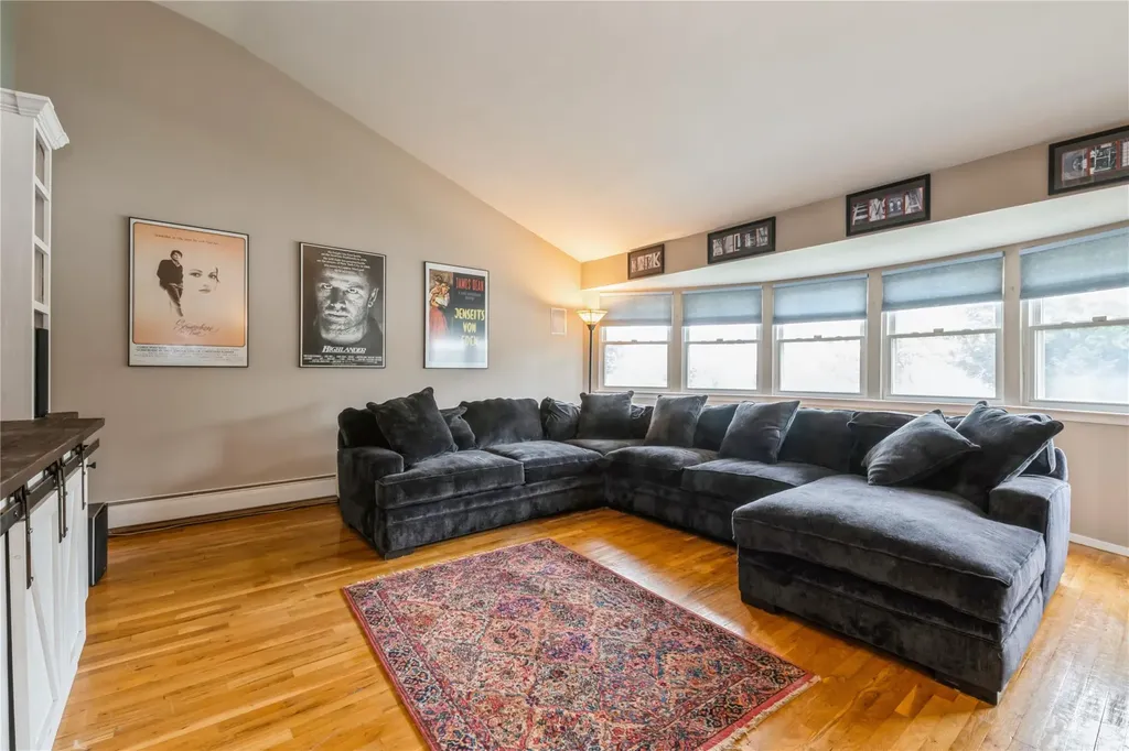 164 Jeffery Lane Oceanside NY 11572