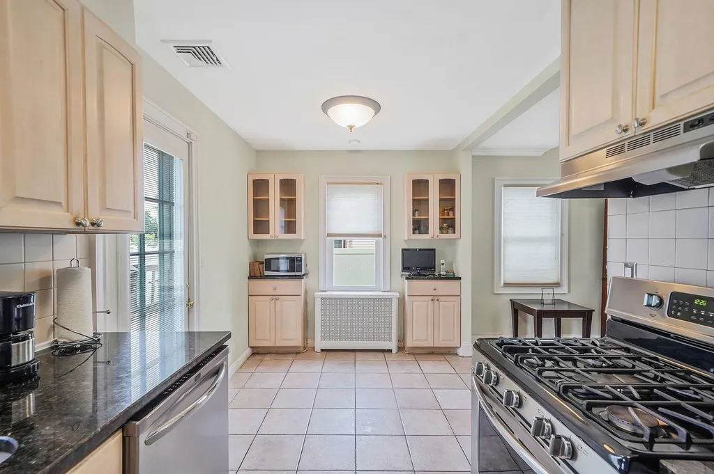 8 Bryant Street Bethpage NY 11714