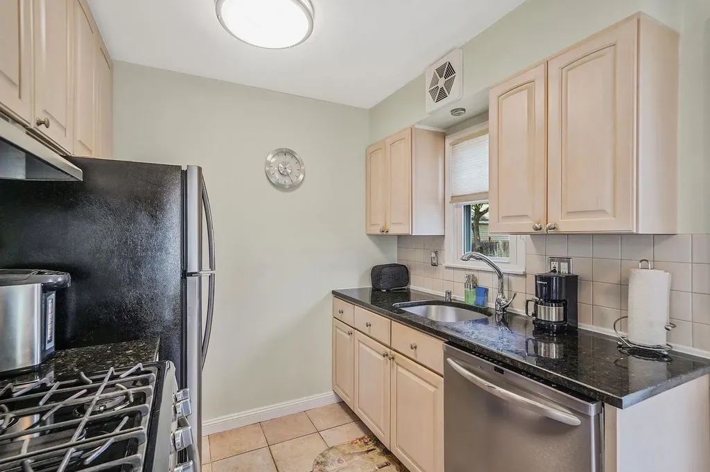 8 Bryant Street Bethpage NY 11714