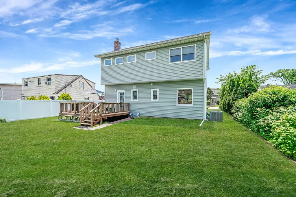 8 Bryant Street Bethpage NY 11714