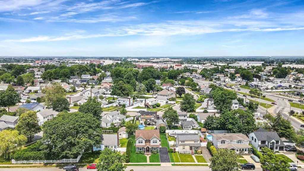 8 Bryant Street Bethpage NY 11714