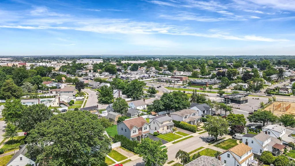 8 Bryant Street Bethpage NY 11714