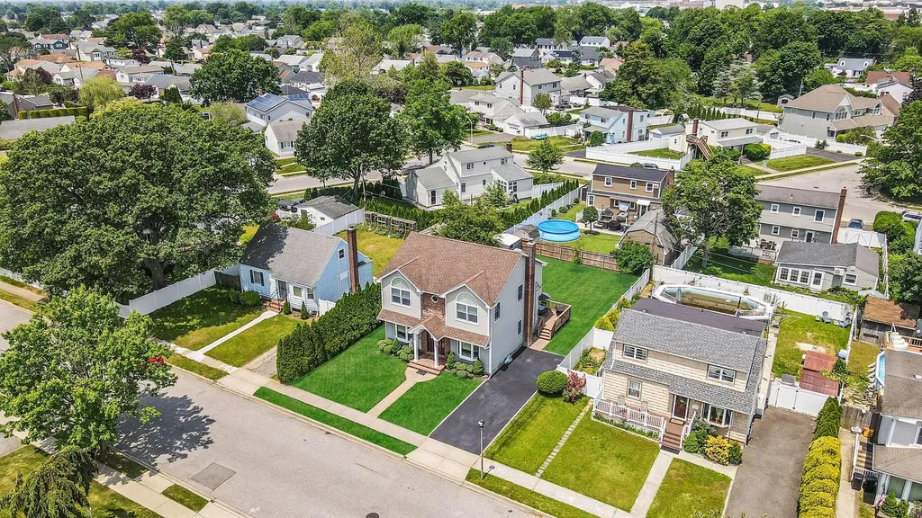 8 Bryant Street Bethpage NY 11714