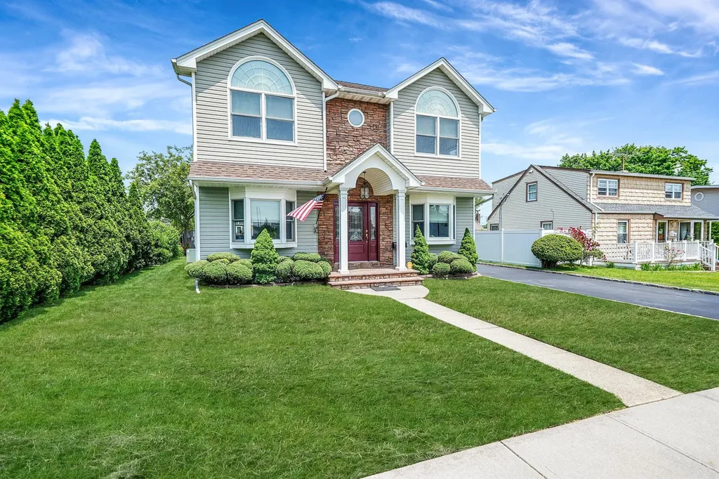 8 Bryant Street Bethpage NY 11714