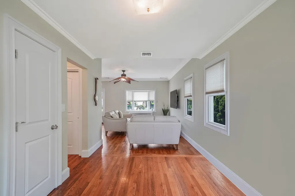 8 Bryant Street Bethpage NY 11714