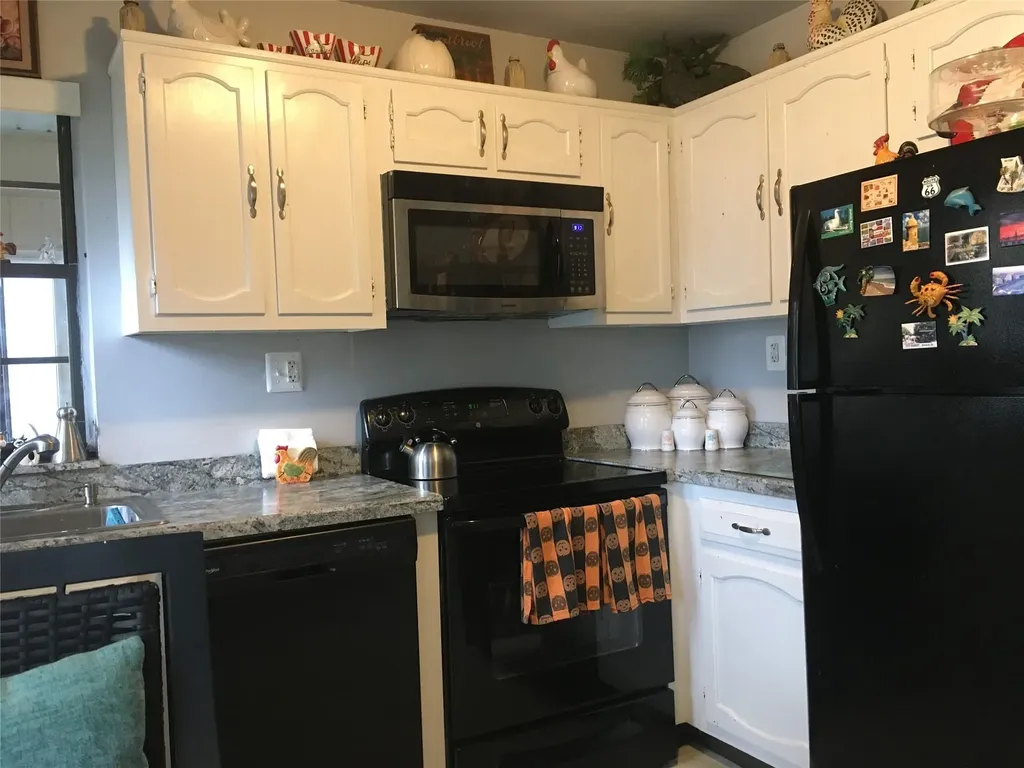 145 Edinburgh Drive Ridge NY 11961
