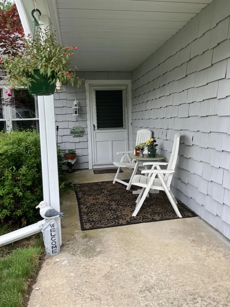 145 Edinburgh Drive Ridge NY 11961