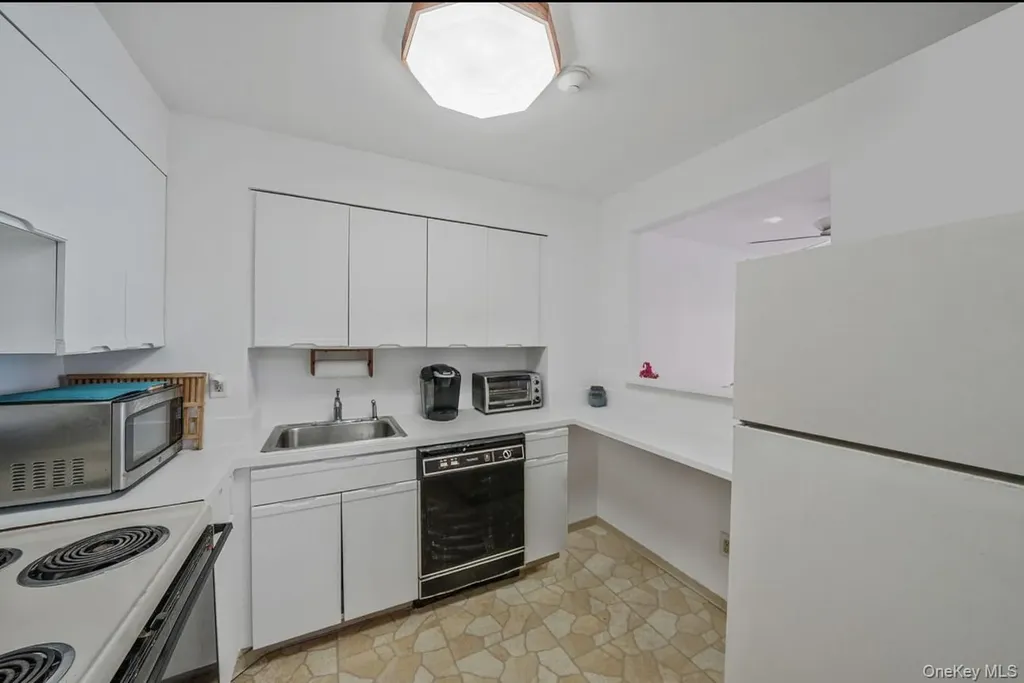 360 Shore Road Long Beach NY 11561