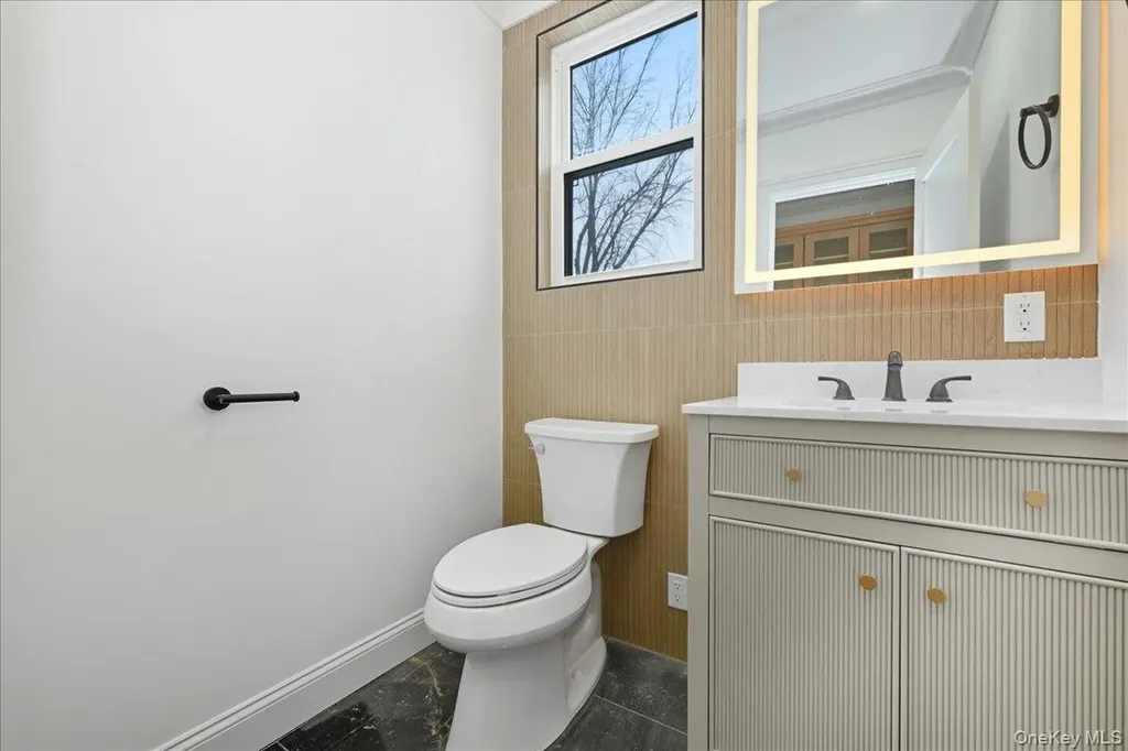 319 Blacksmith Road W Levittown NY 11756