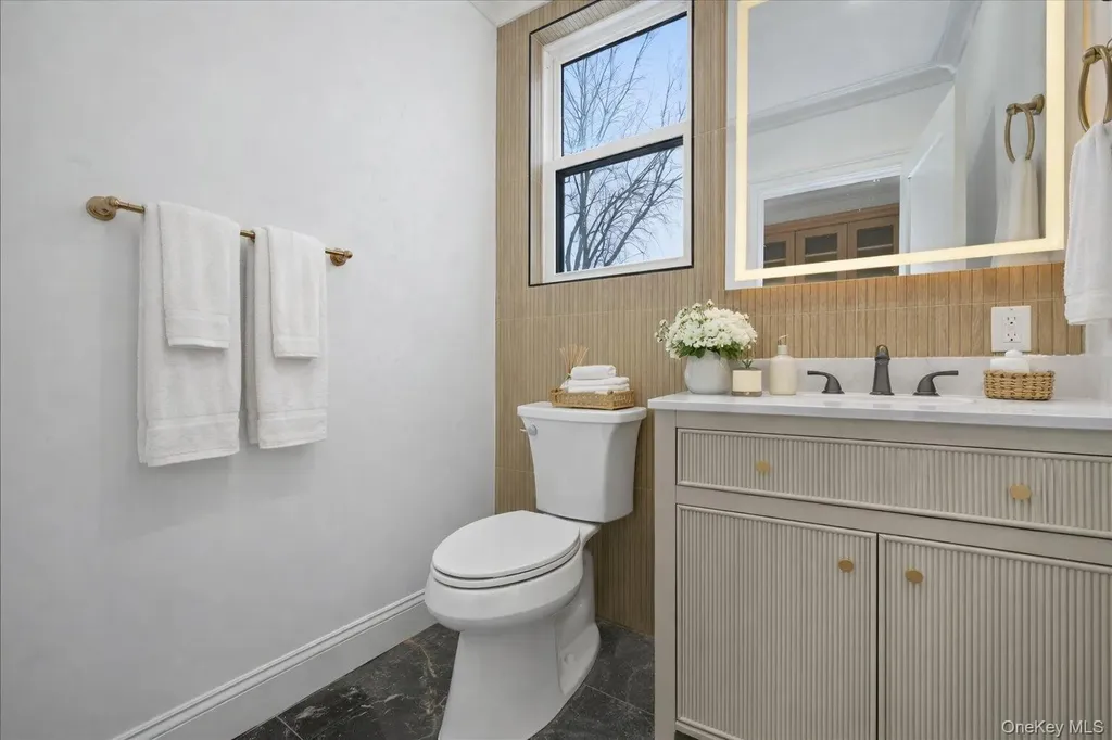319 Blacksmith Road W Levittown NY 11756
