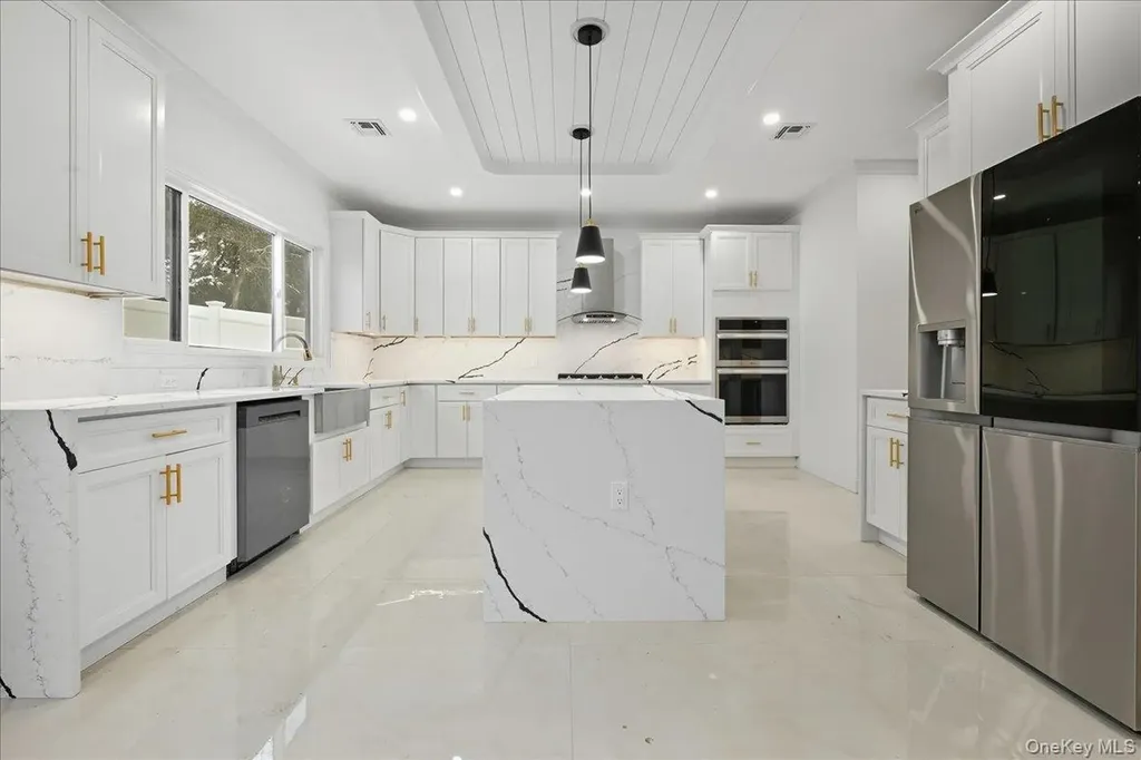 319 Blacksmith Road W Levittown NY 11756