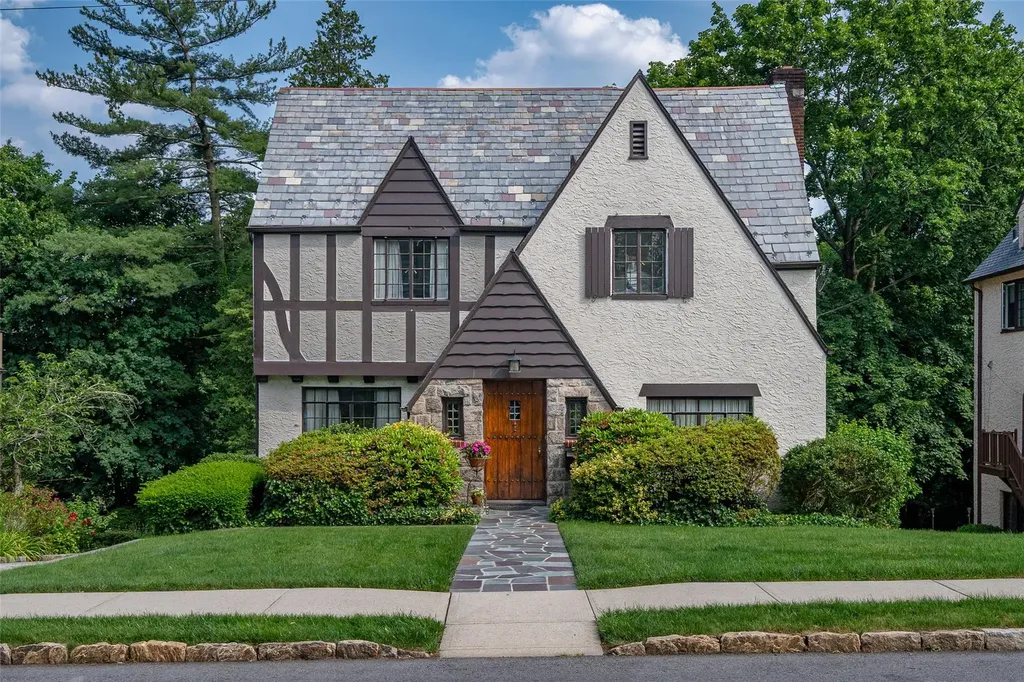 44 Parkview Drive Bronxville NY 10708