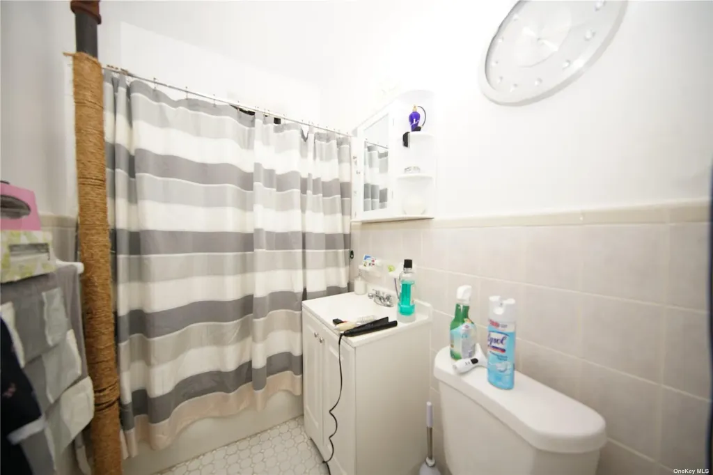 40-45 99th Street Corona NY 11368