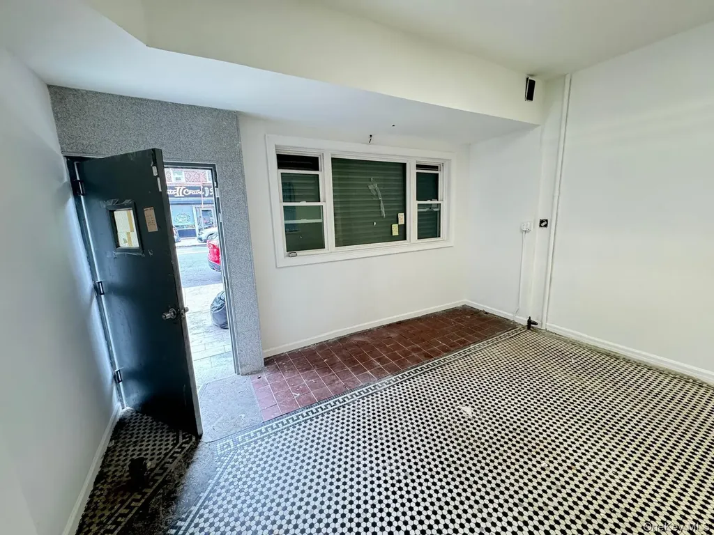 6904 15th Avenue Brooklyn NY 11228