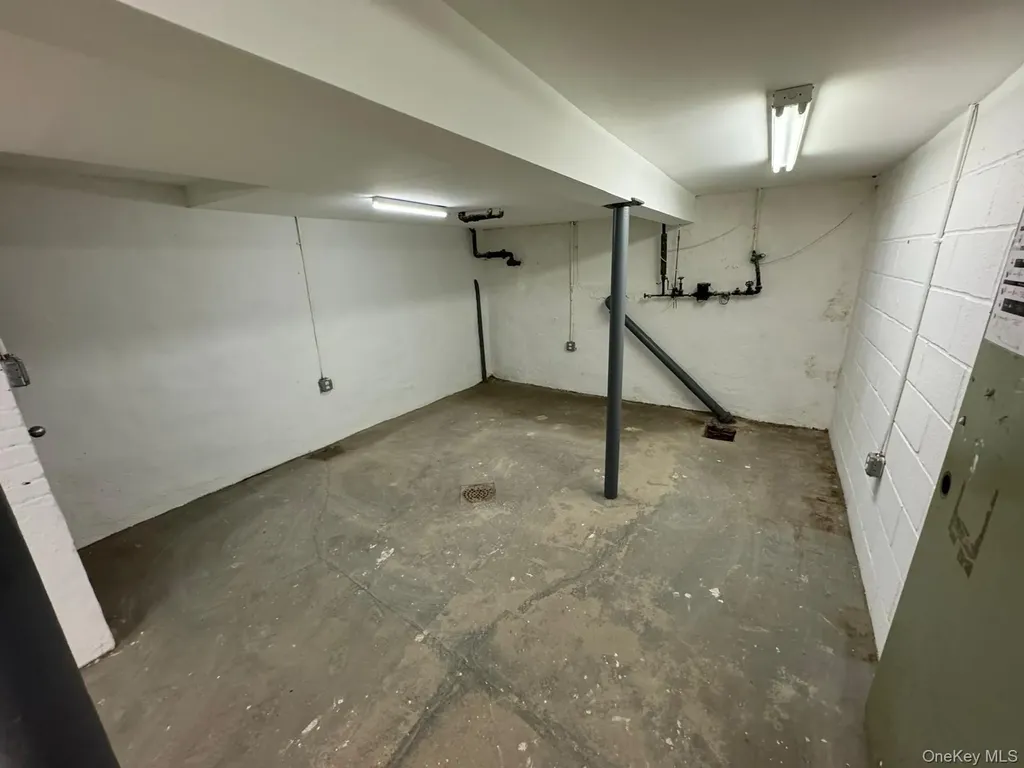 6904 15th Avenue Brooklyn NY 11228